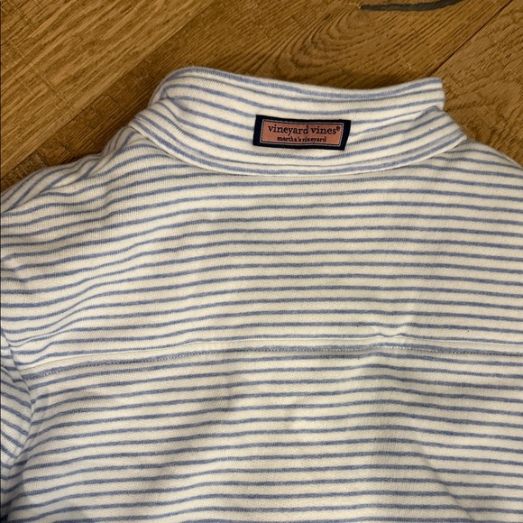 Vineyard Vines women’s Blue and White Striped Pullover quarter zip half zip - Picture 3 of 3